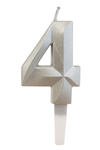 Silberne Geburtstagskerze in Form einer Zahl "4"