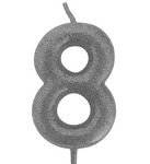 Silberne Geburtstagskerze in Form einer Zahl "8"