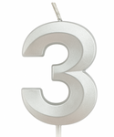 Silberne Geburtstagskerze in Form einer Zahl "3"