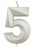 Silberne Geburtstagskerze in Form einer Zahl "5"