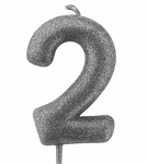 Silberne Geburtstagskerze in Form einer Zahl "2"